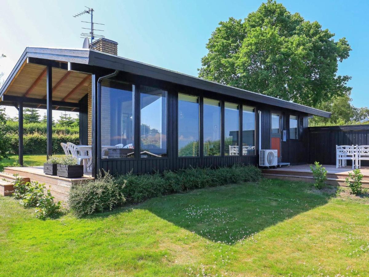 6 Person Holiday Home In Hesselager Quarto foto